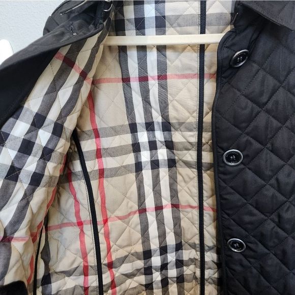 Burberry Quilted Brit - Picture 3 of 7